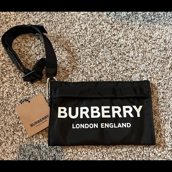 Burberry Pouchette - Picture 1 of 5